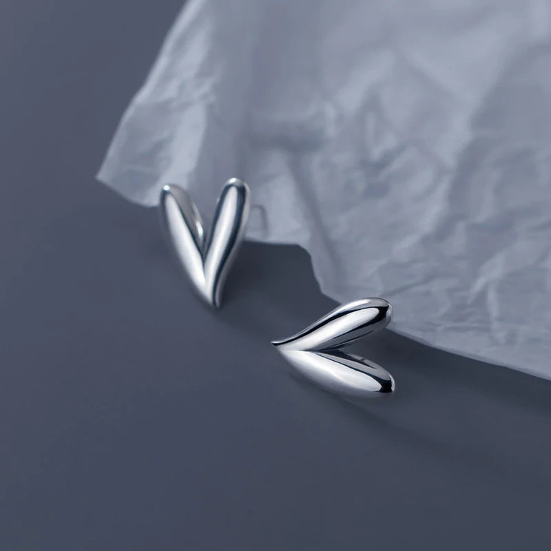 Shining Heart Smooth Studs