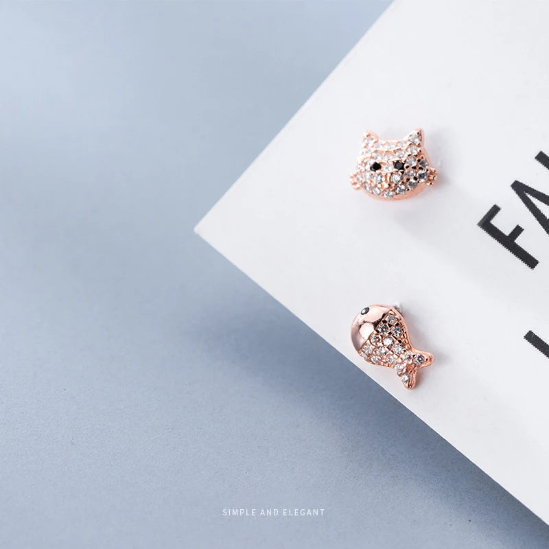 Dazzzling Clear CZ Cute Cat Face Fish Asymmetry Stud Earring for Women 925 Sterling Silver Animal Ear Studs Fine Jewelry
