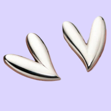 Shining Heart Smooth Studs