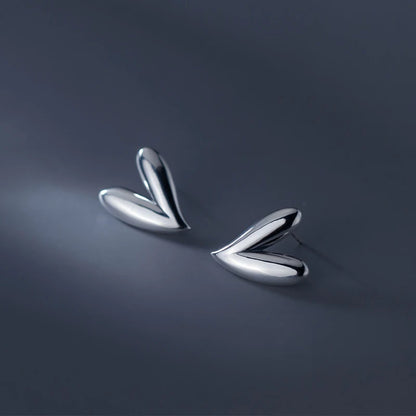 Shining Heart Smooth Studs