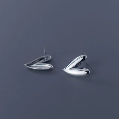 Shining Heart Smooth Studs